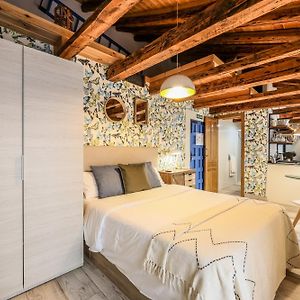 Studio met een King Size Bed